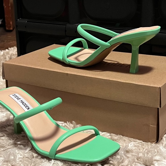 Steve Madden square open toe sandal - Picture 2 of 5